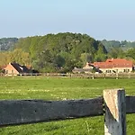 Au Coeur Des Collines, Doucette Сasa de vacaciones