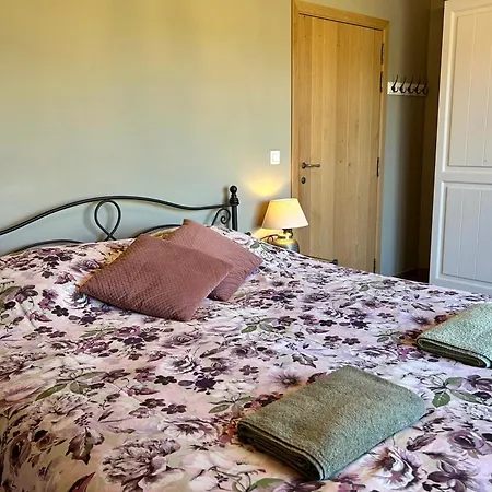 Au Coeur Des Collines, Doucette * Ellezelles