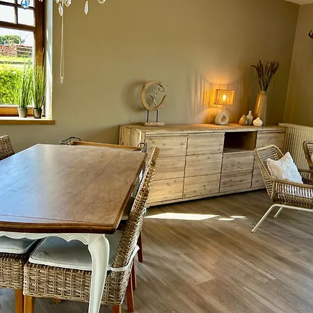 Au Coeur Des Collines, Doucette * Ellezelles