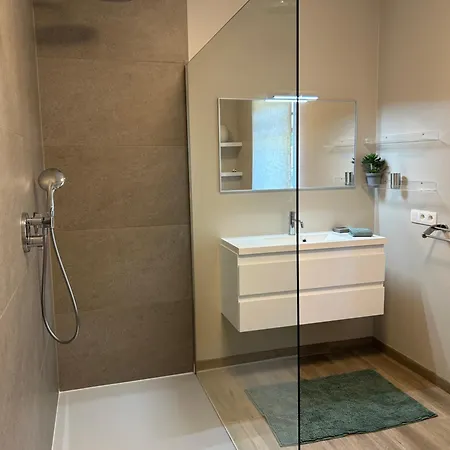 Hébergement de vacances Au Coeur Des Collines, Doucette