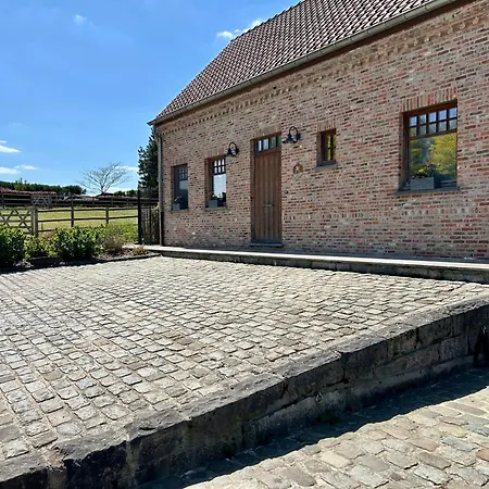 Au Coeur Des Collines, Doucette Ellezelles